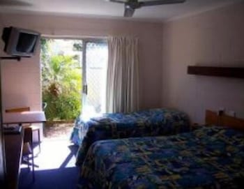 Corlette Palms Motor Inn - Accommodation Sydney 2