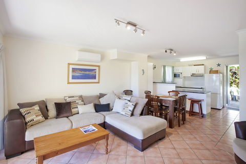 Beach Breakers Resort - Sydney 4u 5