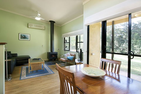 Milton Country Cottages - Sydney 4u 4