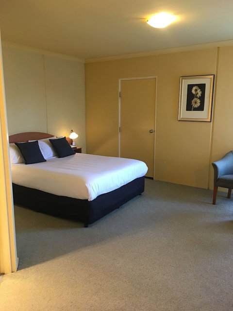 Hopkins House Motel & Apartments - Accommodation Sydney 6