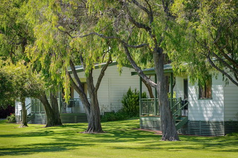 Mandalay Holiday Resort And Tourist Park - Sydney 4u 1
