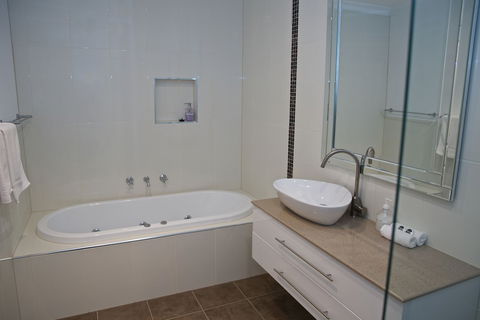Yarra Glen Racecourse Apartments - Accommodation Sydney 4