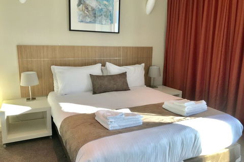 Adelaide DressCircle Apartments North Terrace - Sydney 4u 7