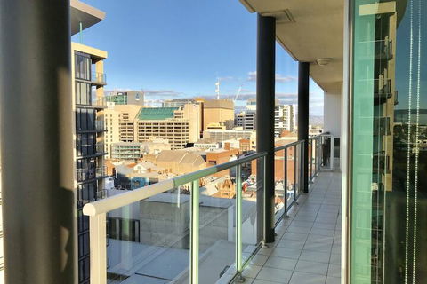 Adelaide DressCircle Apartments North Terrace - Sydney 4u 2