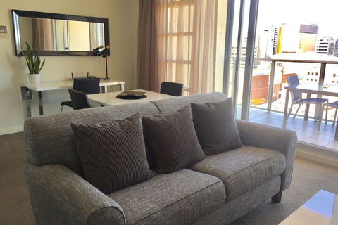 Adelaide DressCircle Apartments North Terrace - Sydney 4u 5