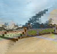 Outlook Hill Vineyard Cottages - Accommodation Sydney