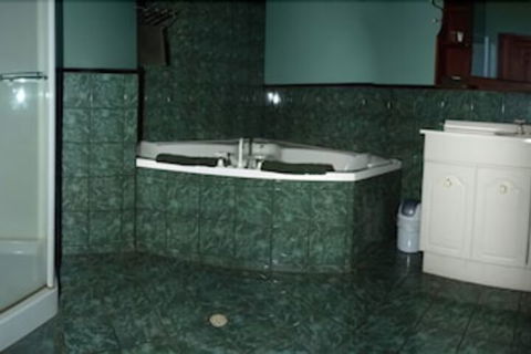 Pemberton Old Picture Theatre Holiday Apartments - Sydney 4u 2