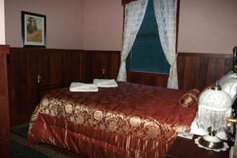 Pemberton Old Picture Theatre Holiday Apartments - Sydney 4u 4