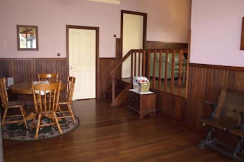 Pemberton Old Picture Theatre Holiday Apartments - Sydney 4u 7