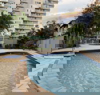 Burleigh Gardens North Hi-Rise - Sydney 4u
