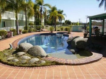 Reef Adventureland Motor Inn - Sydney 4u 4