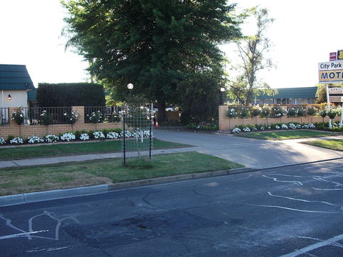 City Park Motel & Apartments - Sydney 4u 0