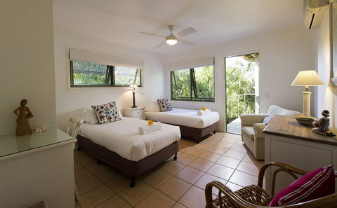 The Retreat Beach Houses - Accommodation Sydney 5