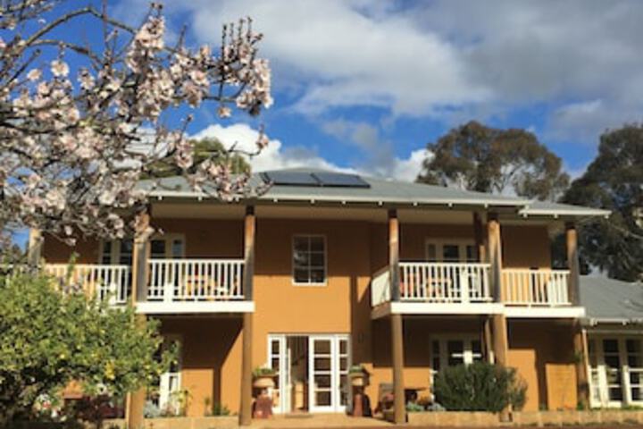 Yallingup Siding WA Accommodation Sydney