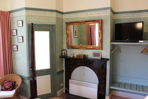 Ross B&B Accommodation - Accommodation Sydney 7