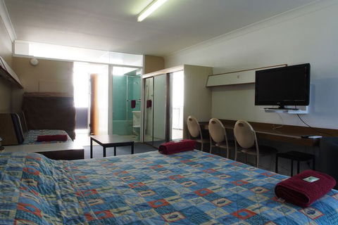 City Beach Motel - Accommodation Sydney 3