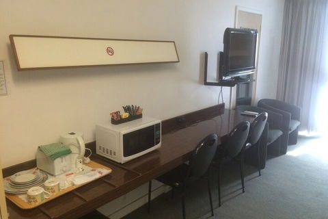 City Beach Motel - Accommodation Sydney 5