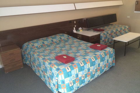 City Beach Motel - Accommodation Sydney 2