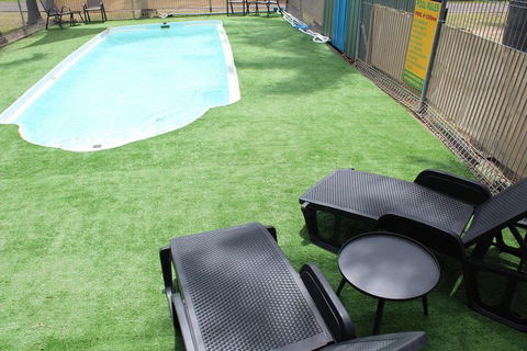 Shady Willows Holiday Park & YHA - Accommodation Sydney 3