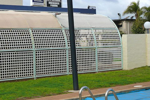 Charles Sturt Motor Inn West Wyalong - Sydney 4u 7