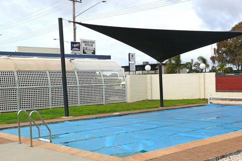 Charles Sturt Motor Inn West Wyalong - Sydney 4u 6