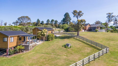 Hazelcreek Cottages - Sydney 4u 1