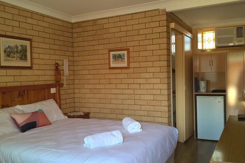 Lake Front Motel - Sydney 4u 4