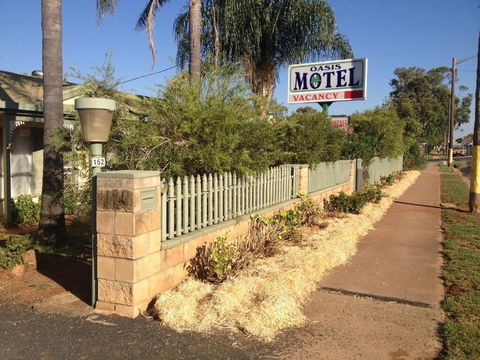 Oasis Motel Peak Hill - Sydney 4u 4
