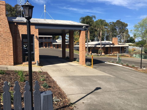 Bega Downs Motor Inn - Sydney 4u 3