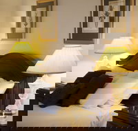 Cobb  Co Court Boutique Hotel - Accommodation Sydney