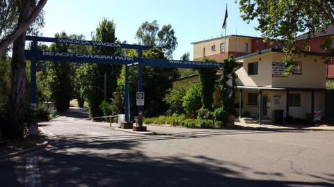 Wagga Wagga Beach Caravan Park - Sydney 4u 6