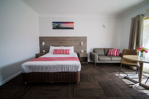 Hamiltonâ€™s Queanbeyan Motel - Sydney 4u 4