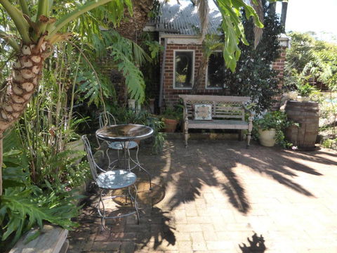 Lakeside Bed & Breakfast - Sydney 4u 4