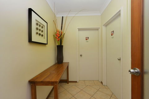 Seascape Holidays- Hibiscus Apartment - Accommodation Sydney 0