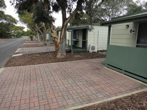 Lake Albert Caravan Park - Sydney 4u 5