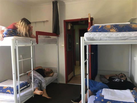 Beachside Backpackers - Accommodation Sydney 1