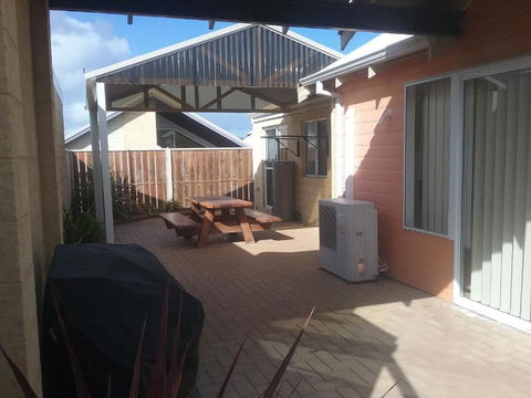 Seaside Villas - Accommodation Sydney 5