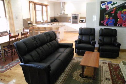 Pinkerton Hill Naracoorte - Accommodation Sydney 5
