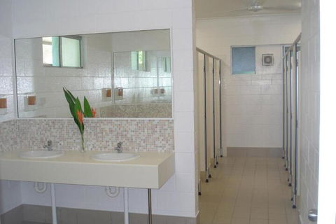 Absolute Backpackers Mission Beach - Accommodation Sydney 5