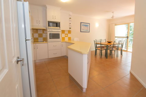 Beach Court - Sydney 4u 3