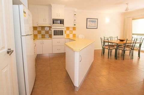 Beach Court - Sydney 4u 1