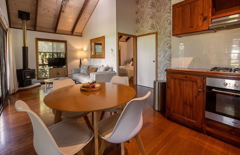 Lake Weyba Cottages - Accommodation Sydney 5