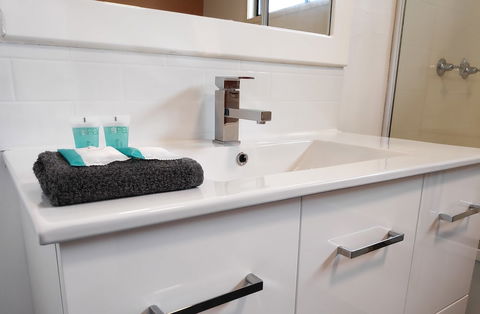 Beachhouse Mollymook - Accommodation Sydney 6