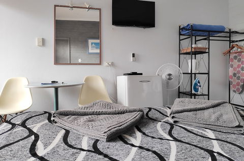 Beachhouse Mollymook - Accommodation Sydney 4