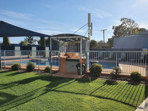 Grandeur Holiday Units - Accommodation Sydney 4