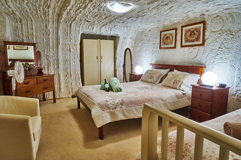 Underground Bed And Breakfast - Sydney 4u 2