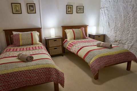Underground Bed And Breakfast - Sydney 4u 4