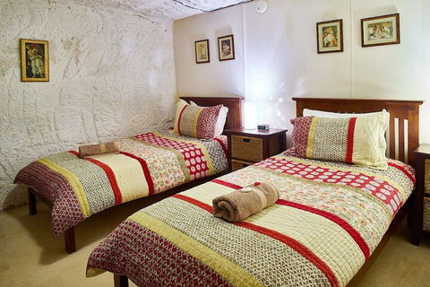Underground Bed And Breakfast - Sydney 4u 6