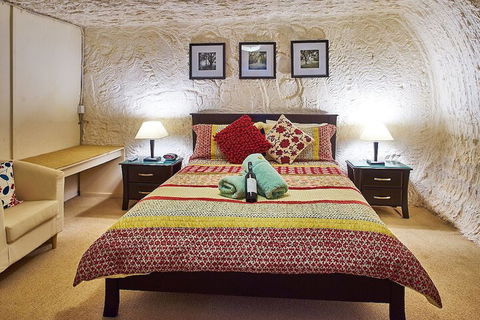 Underground Bed And Breakfast - Sydney 4u 3