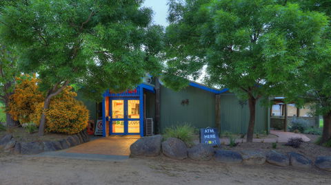 Ingenia Holidays Lake Hume - Sydney 4u 5